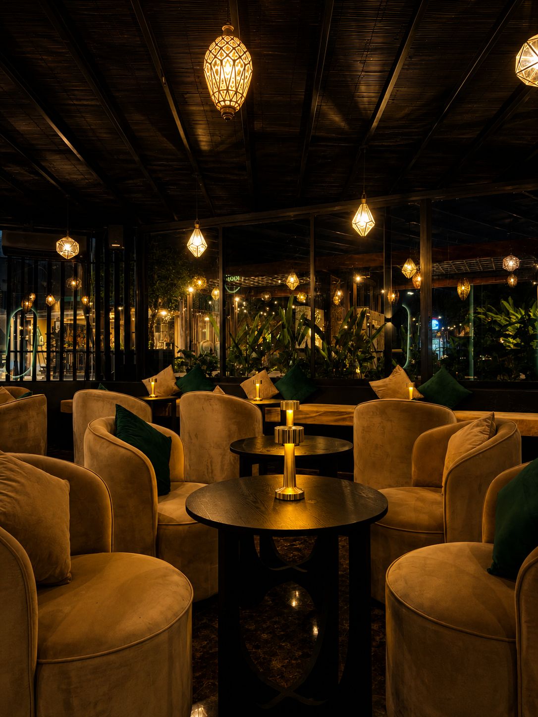 The warm lounge under lantern light